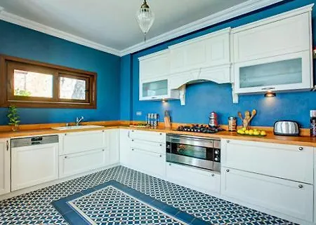 Margaz Sleeps 8 With Pool Air Con And Wifi Villa