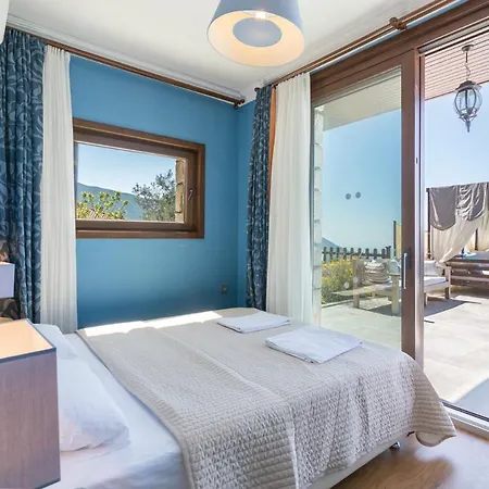 Margaz Sleeps 8 With Pool Air Con And Wifi