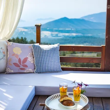 Margaz Sleeps 8 With Pool Air Con And Wifi